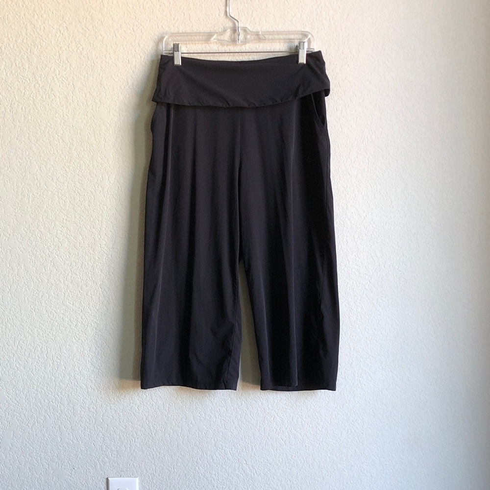 Nike Womens Bliss Studio Pants Foldover Capris Culottes Black